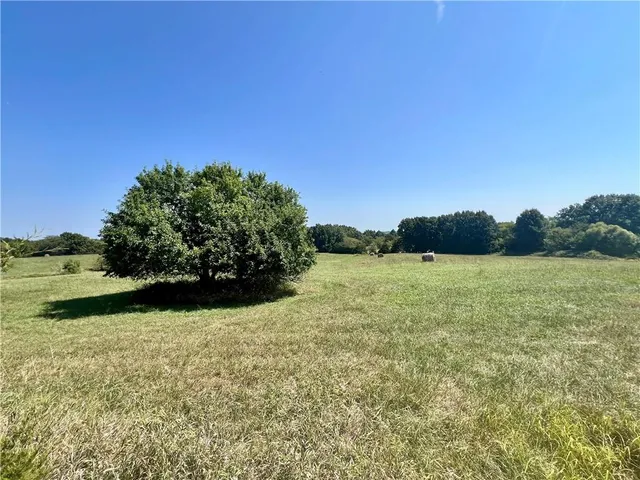 $240,000 | Southeast 75th Avenue, Laredo, MO 64652