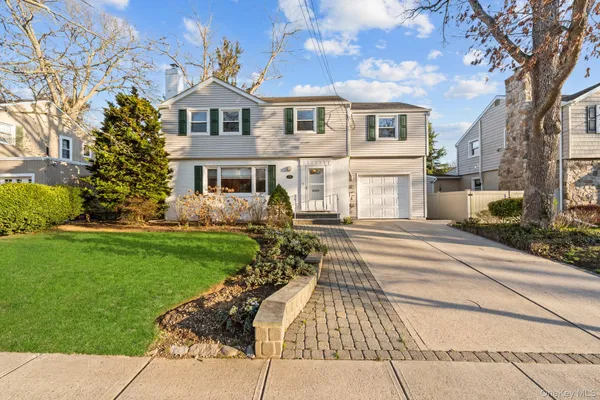 $929,000 | 170 Woodbine Avenue, Merrick, NY 11566