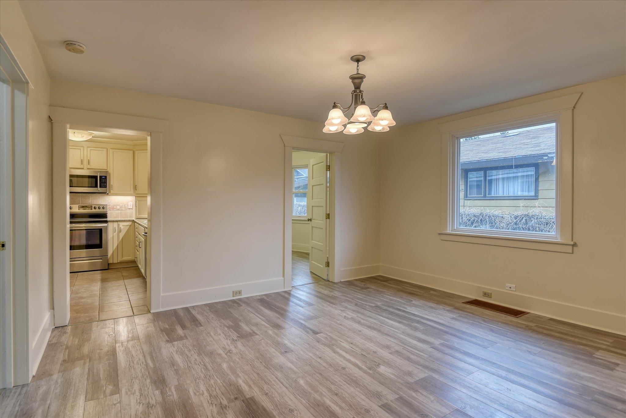 407 West Gordon Avenue Spokane, WA 99205 - Photo 7 of 27