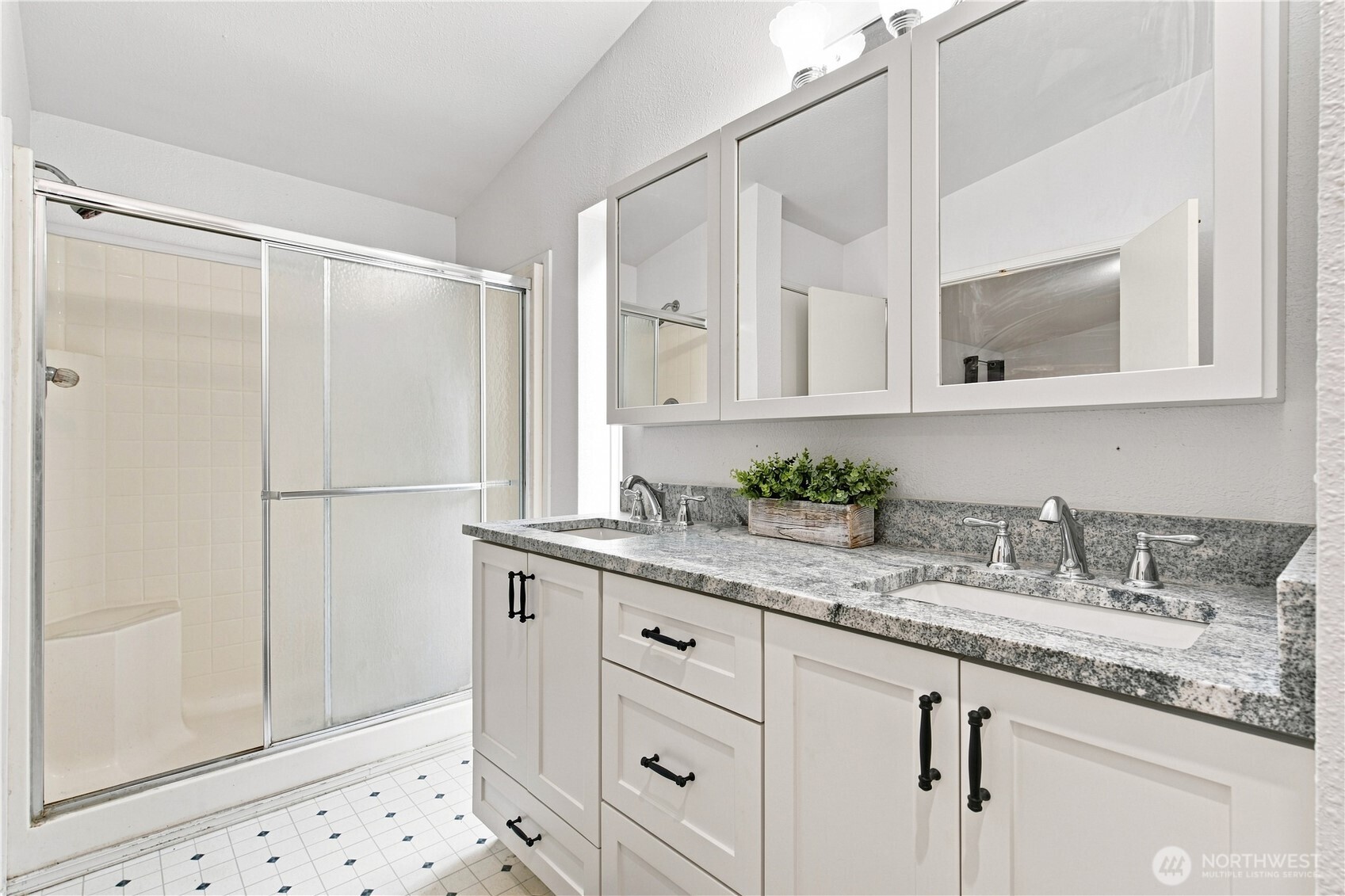 5536 Northeast Falcon Ridge Lane Poulsbo, WA 98370 - Photo 24 of 39 Gallery Image 24