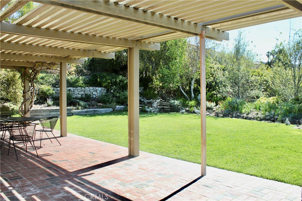 6832 Verde Ridge Road Rancho Palos Verdes, CA 90275 - Photo 8 of 21 a view of a backyard with garden