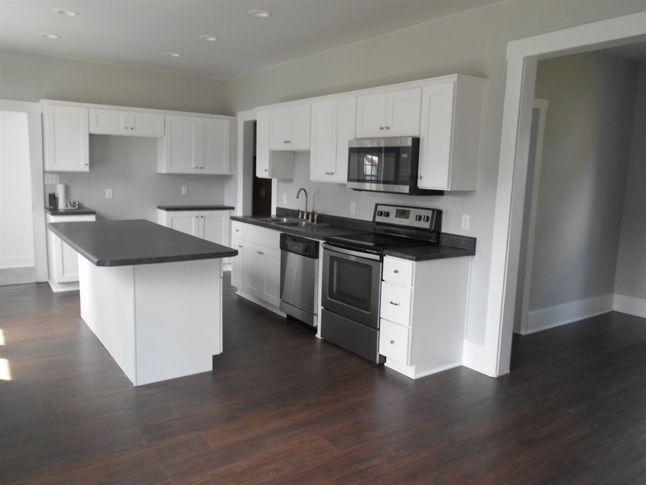 1015 Adams Street Decatur, IN 46733 - Photo 4 of 17