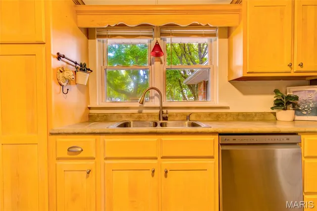 $219,900 | 141 South 9th Street, East Alton, IL 62024