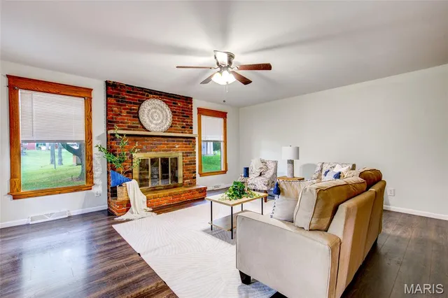 $219,900 | 141 South 9th Street, East Alton, IL 62024