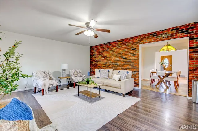 $219,900 | 141 South 9th Street, East Alton, IL 62024