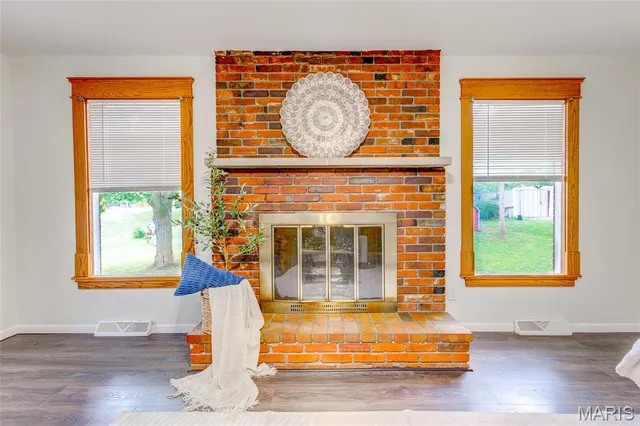 $219,900 | 141 South 9th Street, East Alton, IL 62024