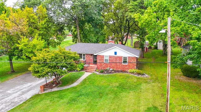 $219,900 | 141 South 9th Street, East Alton, IL 62024