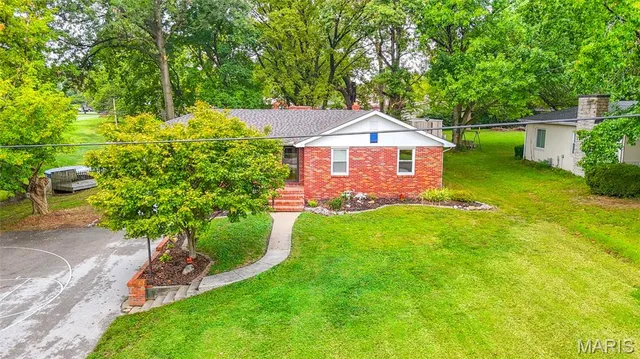 $219,900 | 141 South 9th Street, East Alton, IL 62024