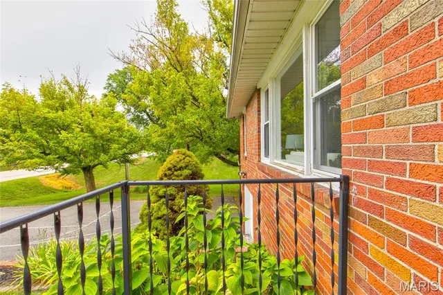 $219,900 | 141 South 9th Street, East Alton, IL 62024