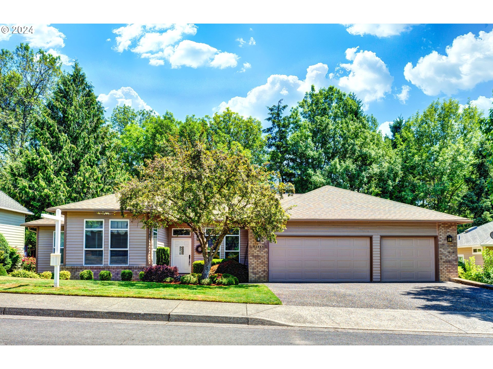 12464 Southwest Sheldrake Way Beaverton, OR 97007 - Photo 1 of 46 Gallery Image 1