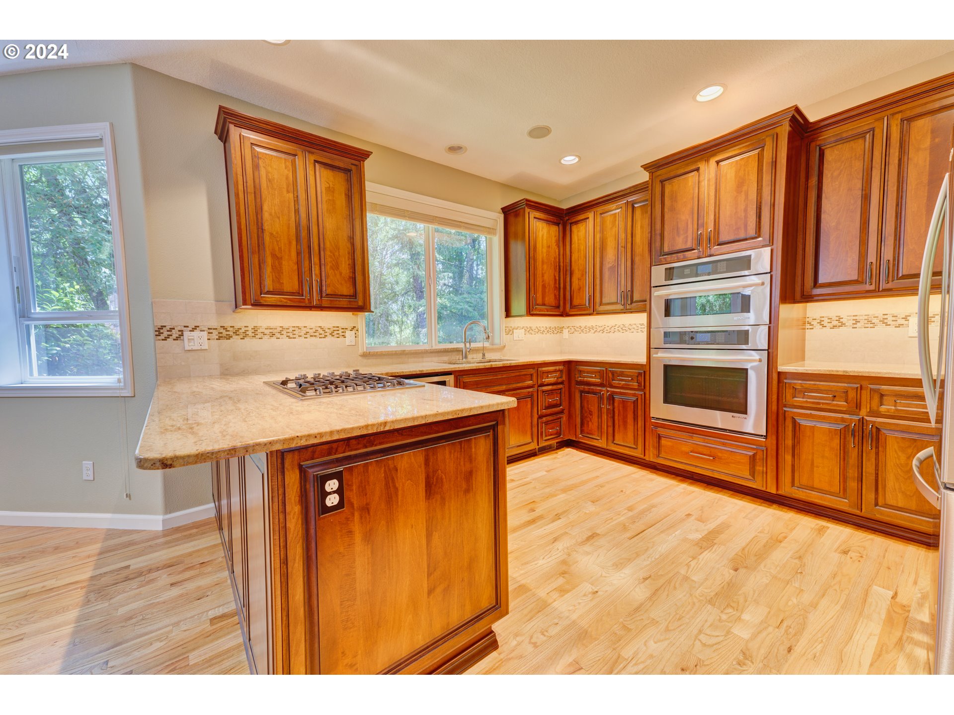 12464 Southwest Sheldrake Way Beaverton, OR 97007 - Photo 11 of 46 Kitchen