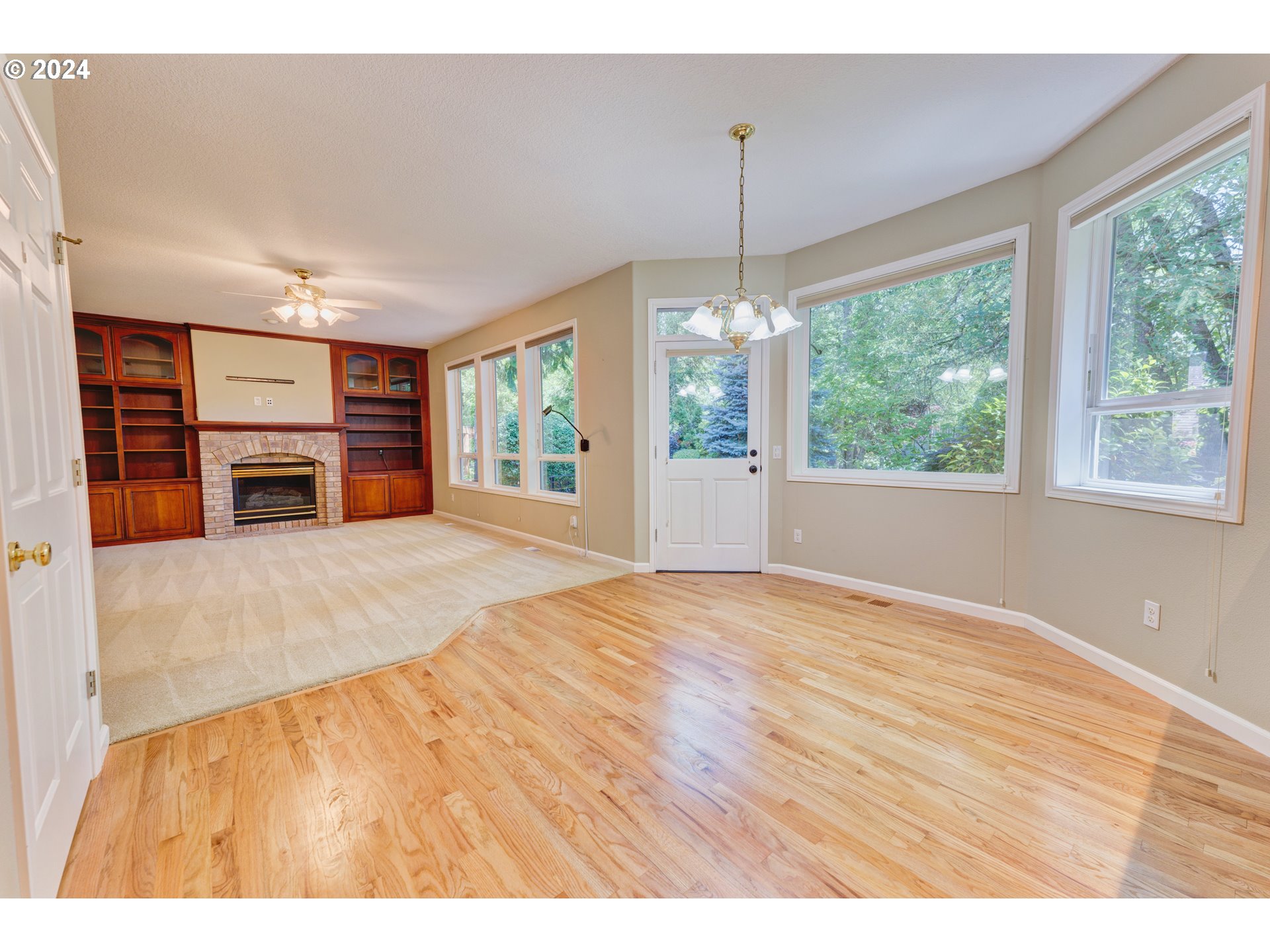 12464 Southwest Sheldrake Way Beaverton, OR 97007 - Photo 14 of 46 Kitchen/Nook