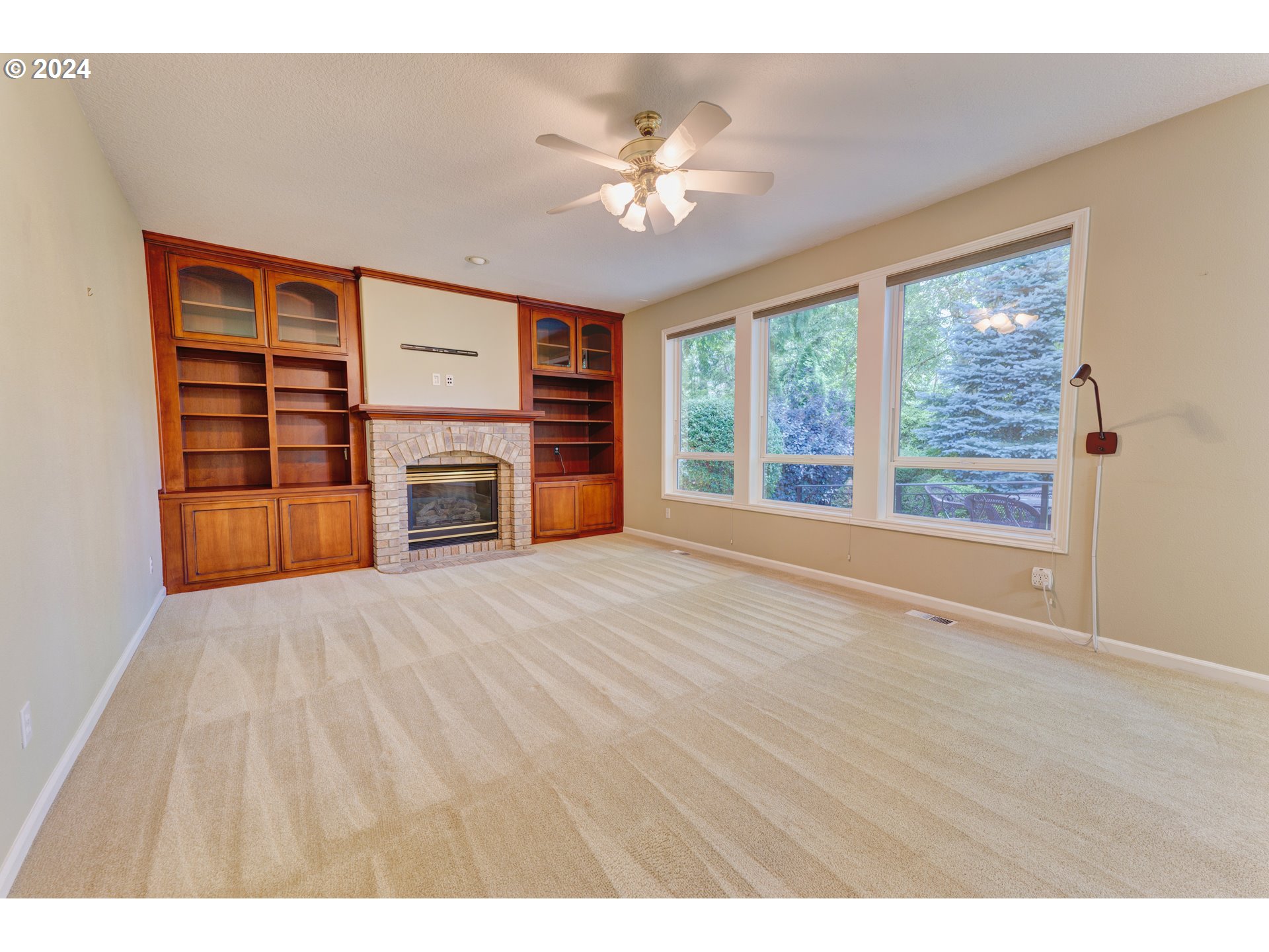 12464 Southwest Sheldrake Way Beaverton, OR 97007 - Photo 15 of 46 Family Room