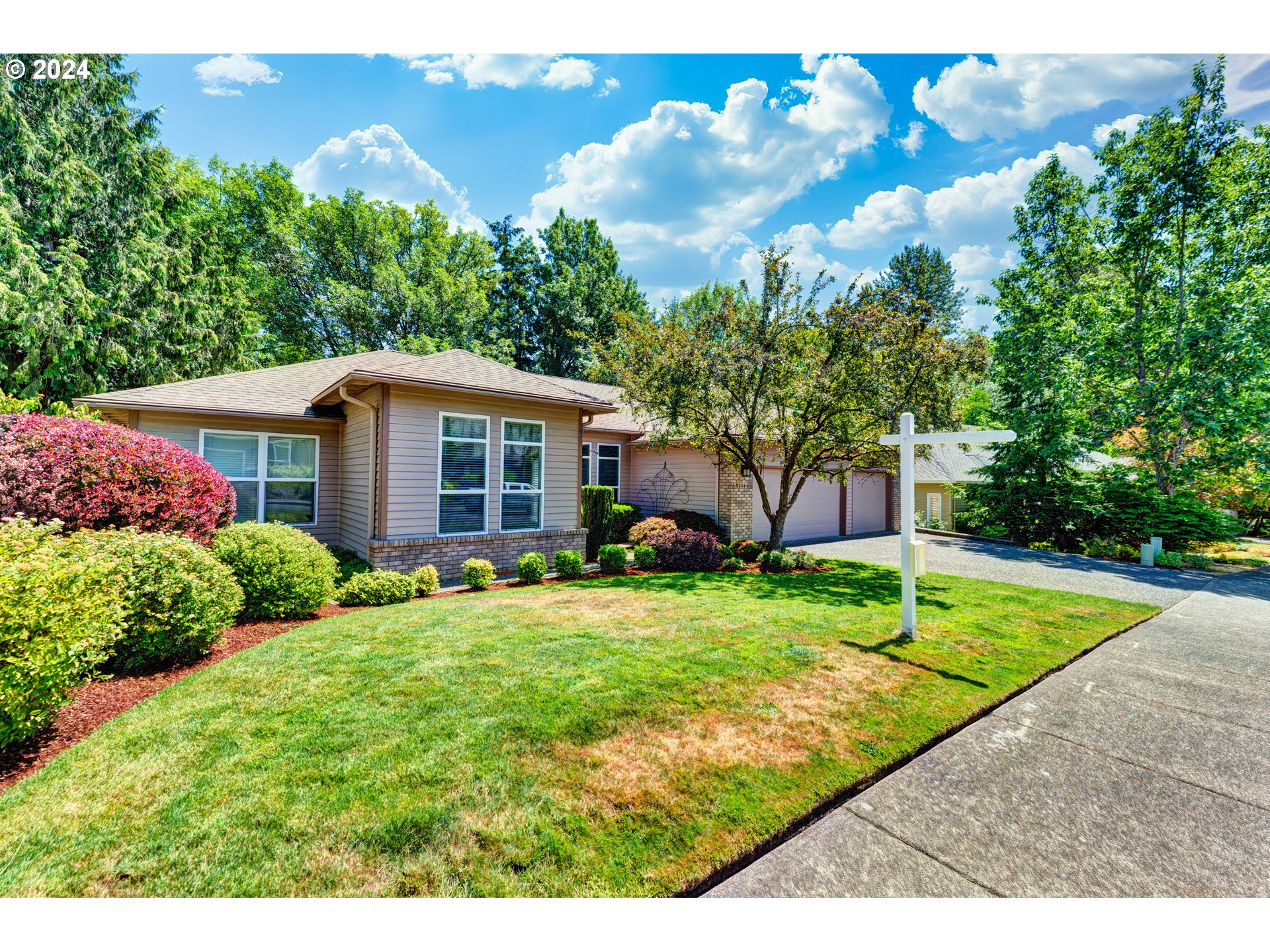 12464 Southwest Sheldrake Way Beaverton, OR 97007 - Photo 4 of 46 Gallery Image 4
