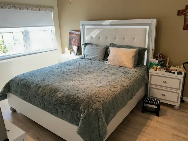 $425,900 | 393 Bentley Place, Buffalo Grove, IL 60089