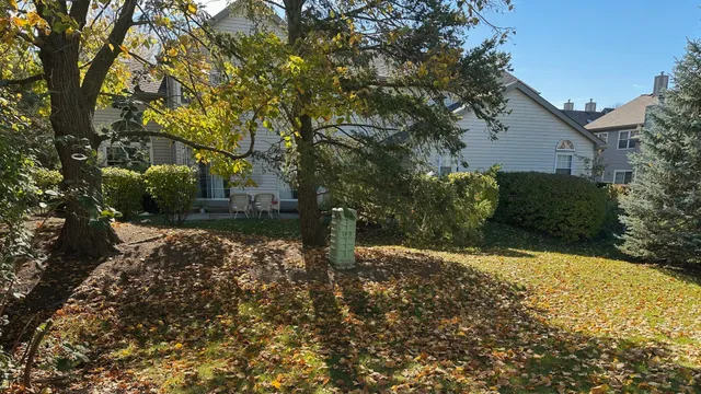 $425,900 | 393 Bentley Place, Buffalo Grove, IL 60089