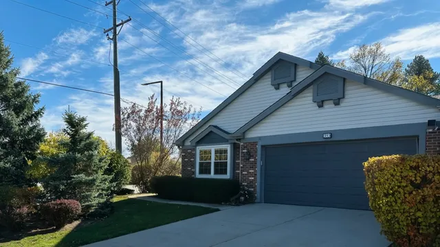 $425,900 | 393 Bentley Place, Buffalo Grove, IL 60089