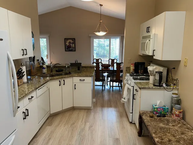 $425,900 | 393 Bentley Place, Buffalo Grove, IL 60089