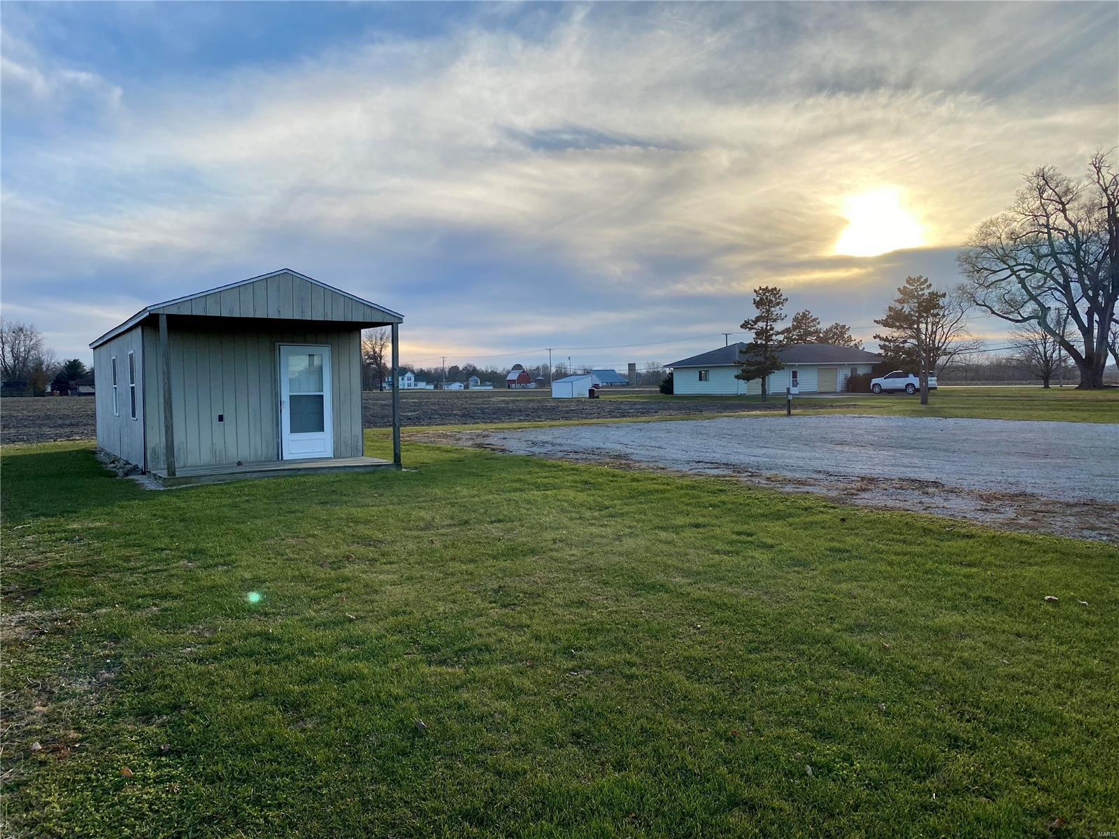 110 County Line Road Virden, IL 62690 - Photo 12 of 18
