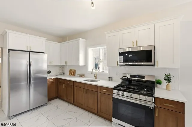 $549,000 | 204 Pine Street, Roselle, NJ 07203