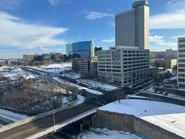 $180,000 | 2107 Grand Avenue, Unit 1009, Kansas City, MO 64108