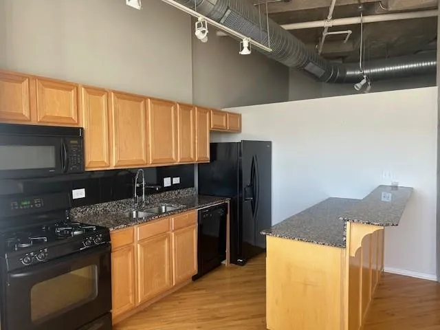$180,000 | 2107 Grand Avenue, Unit 1009, Kansas City, MO 64108