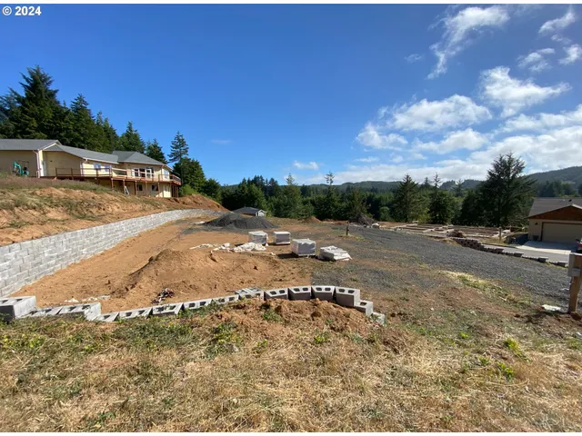 $99,999 | 856 Masters Court, Reedsport, OR 97467