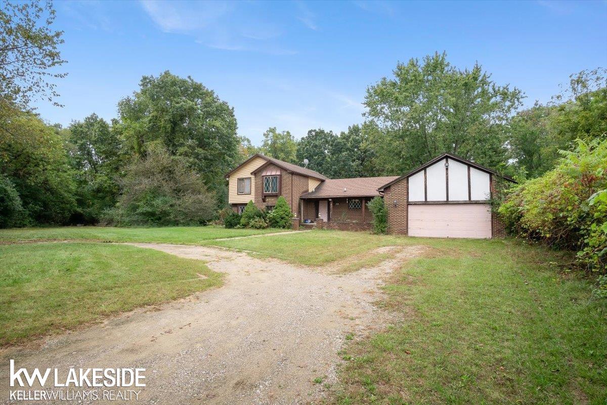 9047 Farmington Road Livonia, MI 48150 - Photo 33 of 54 50157253-b8db1cf2-2f9a-491e-9c2c-8a0926fe9a4d.JPG