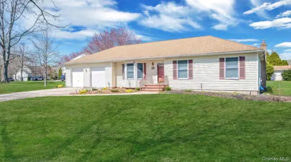 $799,000 | 84 Crystal Drive, Aquebogue, NY 11901
