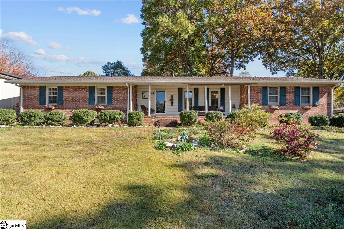 105 Brookbend Road Mauldin, SC 29662 - Photo 3 of 32 Gallery Image 3