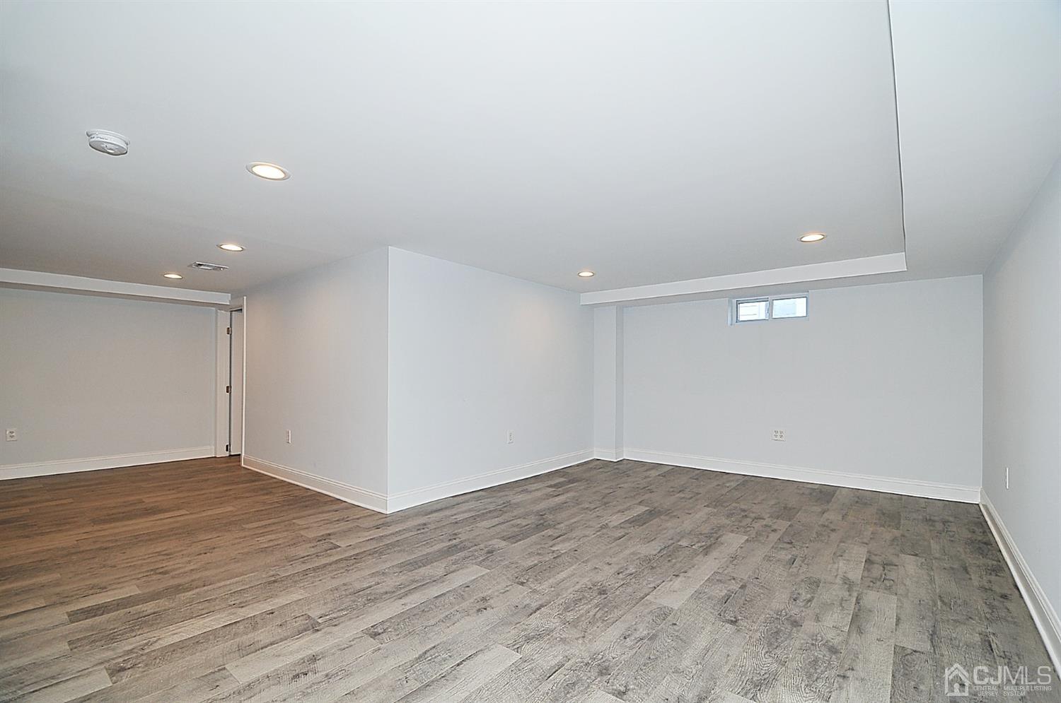 24 Prescott Street Edison, NJ 08817 - Photo 18 of 27 a view of room