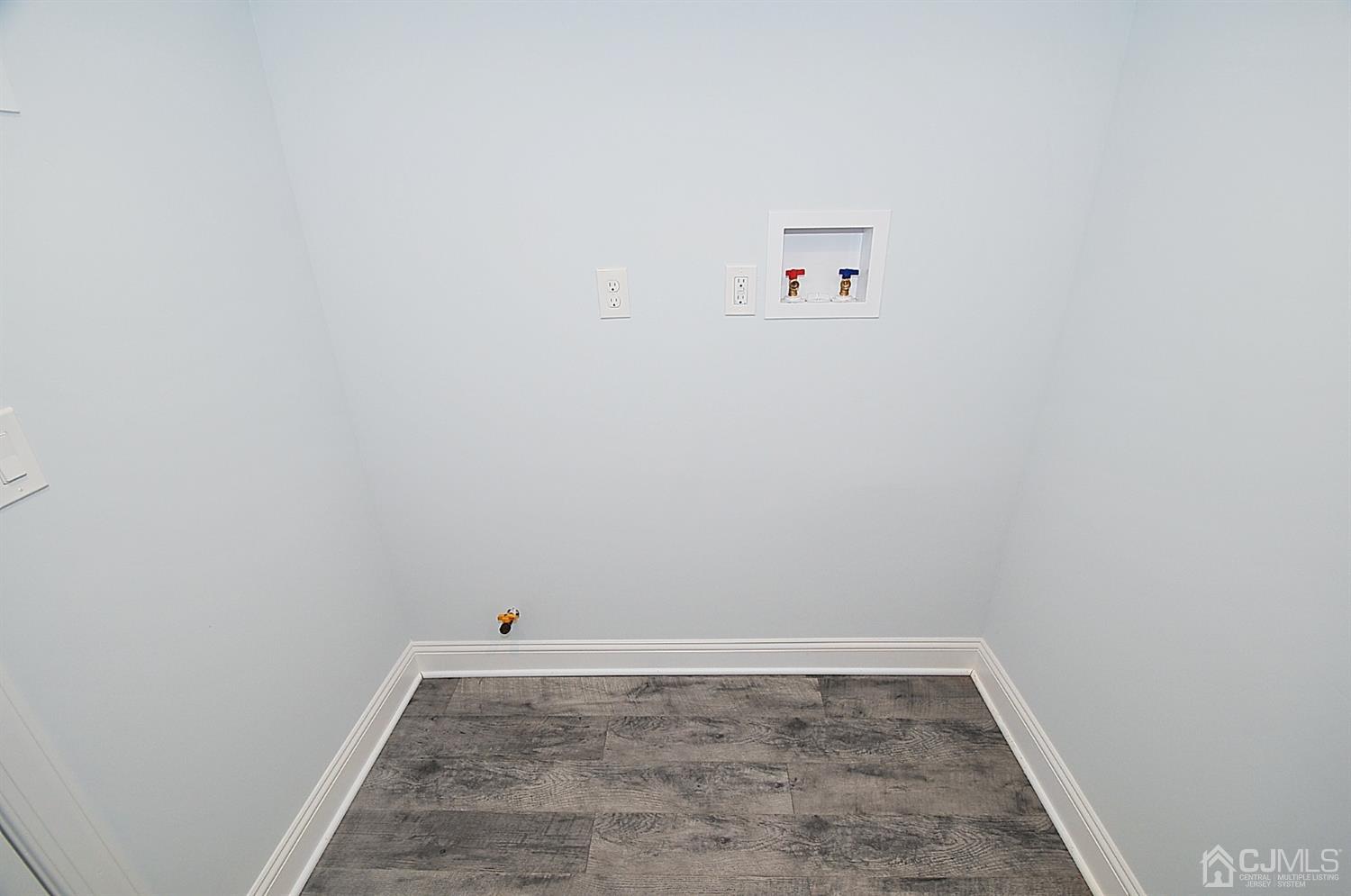 24 Prescott Street Edison, NJ 08817 - Photo 25 of 27 a view of a small space