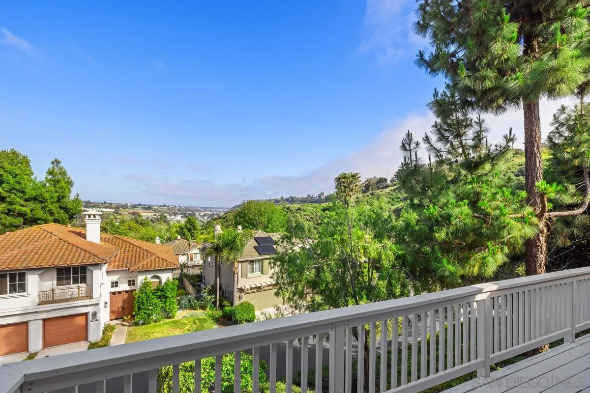 6013 Oakgate Row La Jolla, CA 92037 - Photo 6 of 50 a balcony with outdoor space