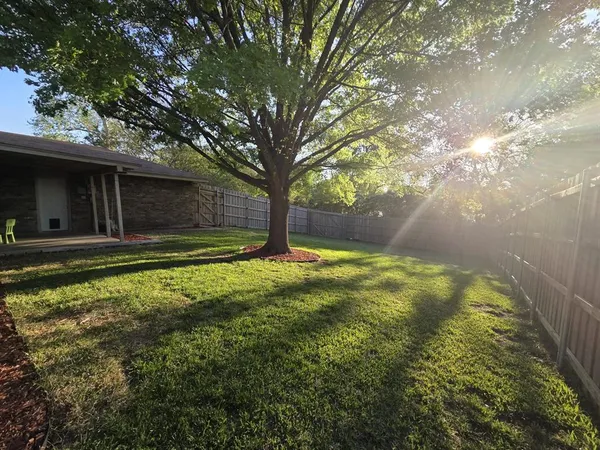 $279,990 | 521 Newcastle Drive, DeSoto, TX 75115