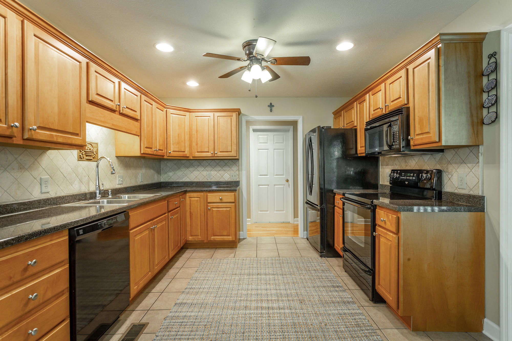 274 Cardinal Road Ringgold, GA 30736 - Photo 5 of 29 274 Cardinal Rd. HD-31