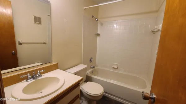 $1,250 | 840 Center Avenue, Unit 30, Holly Hill, FL 32117