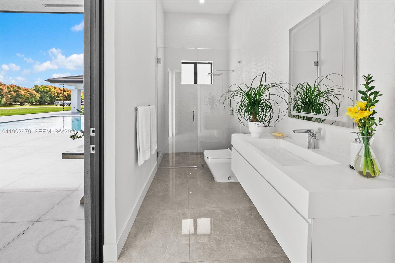 17950 Southwest 192nd Street Miami, FL 33187 - Photo 20 of 31 Cabana Guest Bath