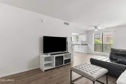 $178,900 | 3119 West Cochise Drive, Unit 149, Phoenix, AZ 85051