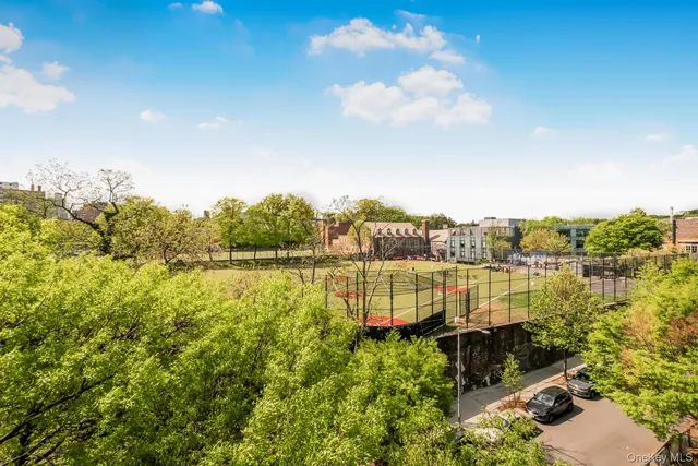 $315,000 | 3840 Greystone Avenue, Unit 5L | Fieldston