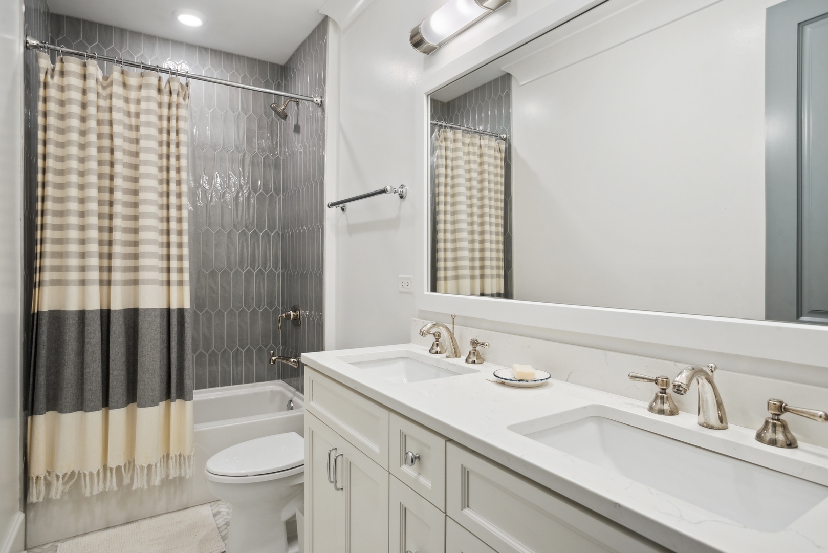 2020 North Howe Street, Unit 3S Chicago, IL 60614 - Photo 24 of 31 a bathroom with a sink toilet and shower