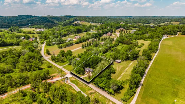 $2,200 | 1314 Goshentown Road, Hendersonville, TN 37075
