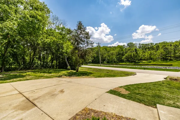 $2,200 | 1314 Goshentown Road, Hendersonville, TN 37075