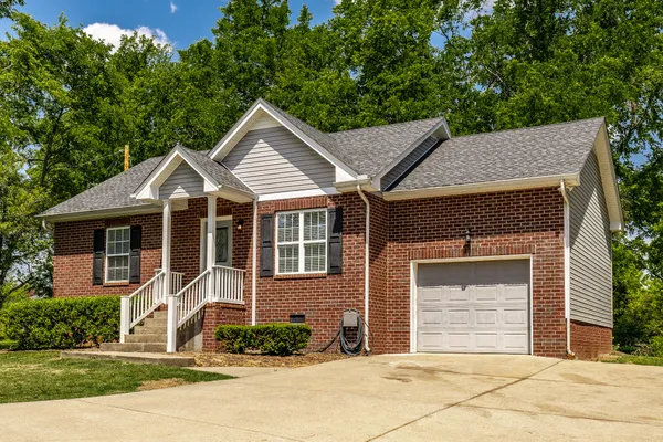 $2,200 | 1314 Goshentown Road, Hendersonville, TN 37075
