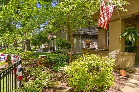 $585,000 | 1008 West 71st Terrace, Kansas City, MO 64114