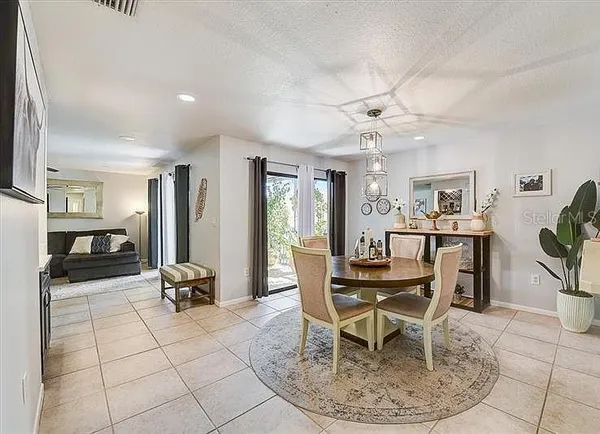 $2,100 | 6326 Grand Bahama Circle, Unit H, Tampa, FL 33615