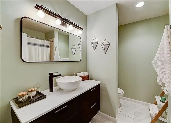 $2,100 | 6326 Grand Bahama Circle, Unit H, Tampa, FL 33615