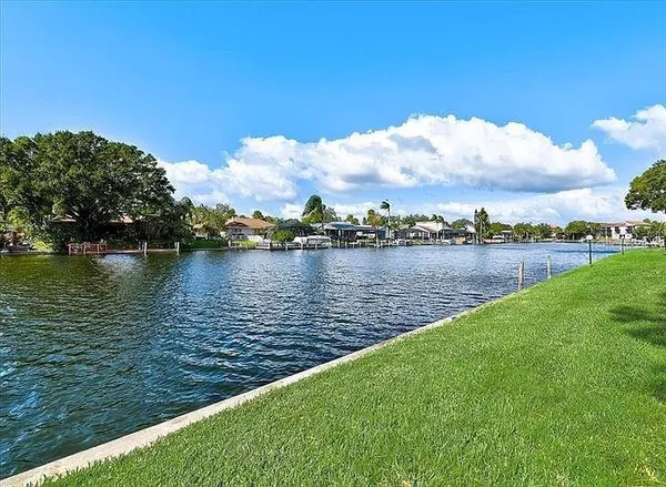 $2,100 | 6326 Grand Bahama Circle, Unit H, Tampa, FL 33615