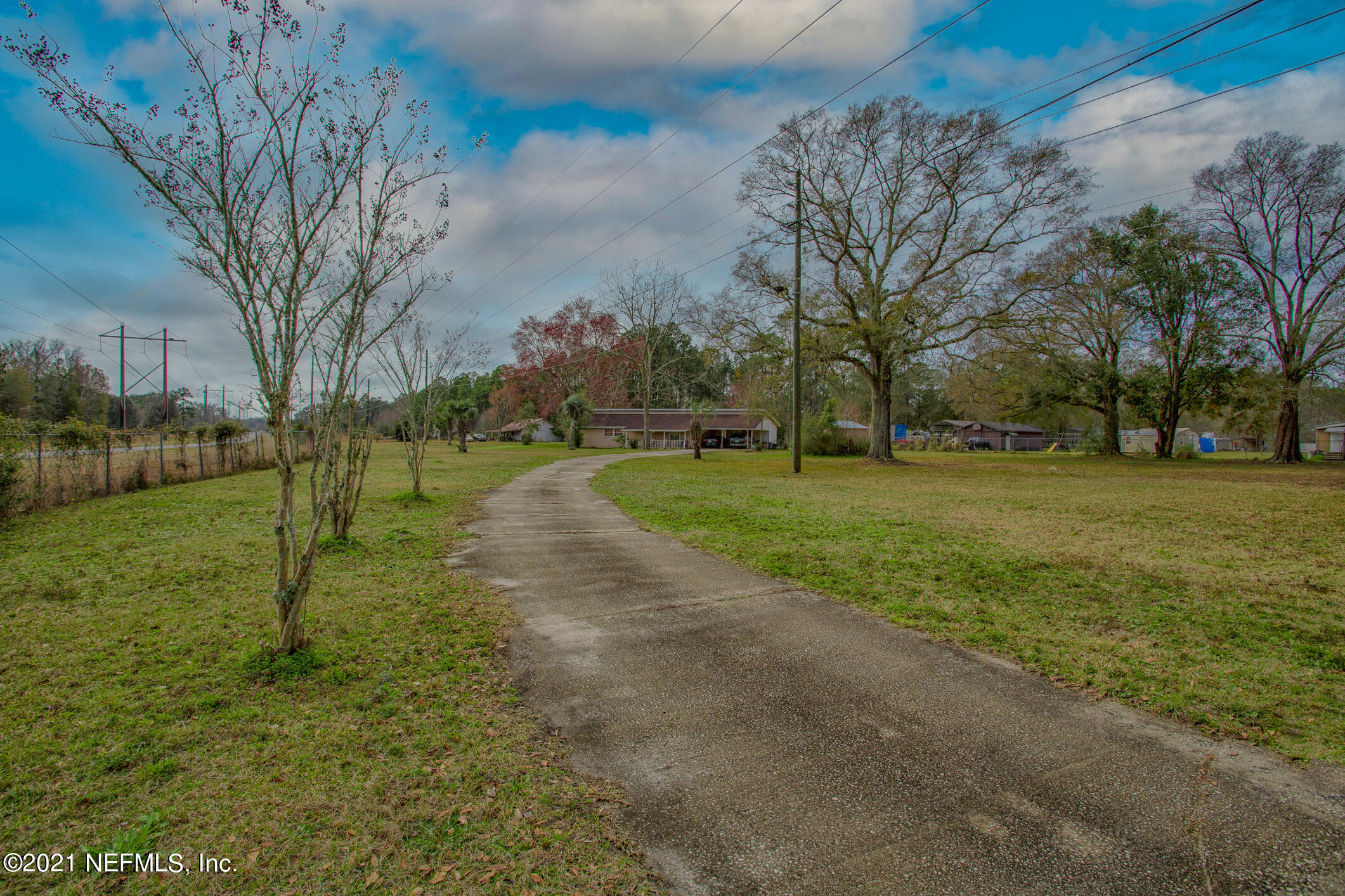 9832 Sandler Road Jacksonville, FL 32222 - Photo 17 of 19 Driveway