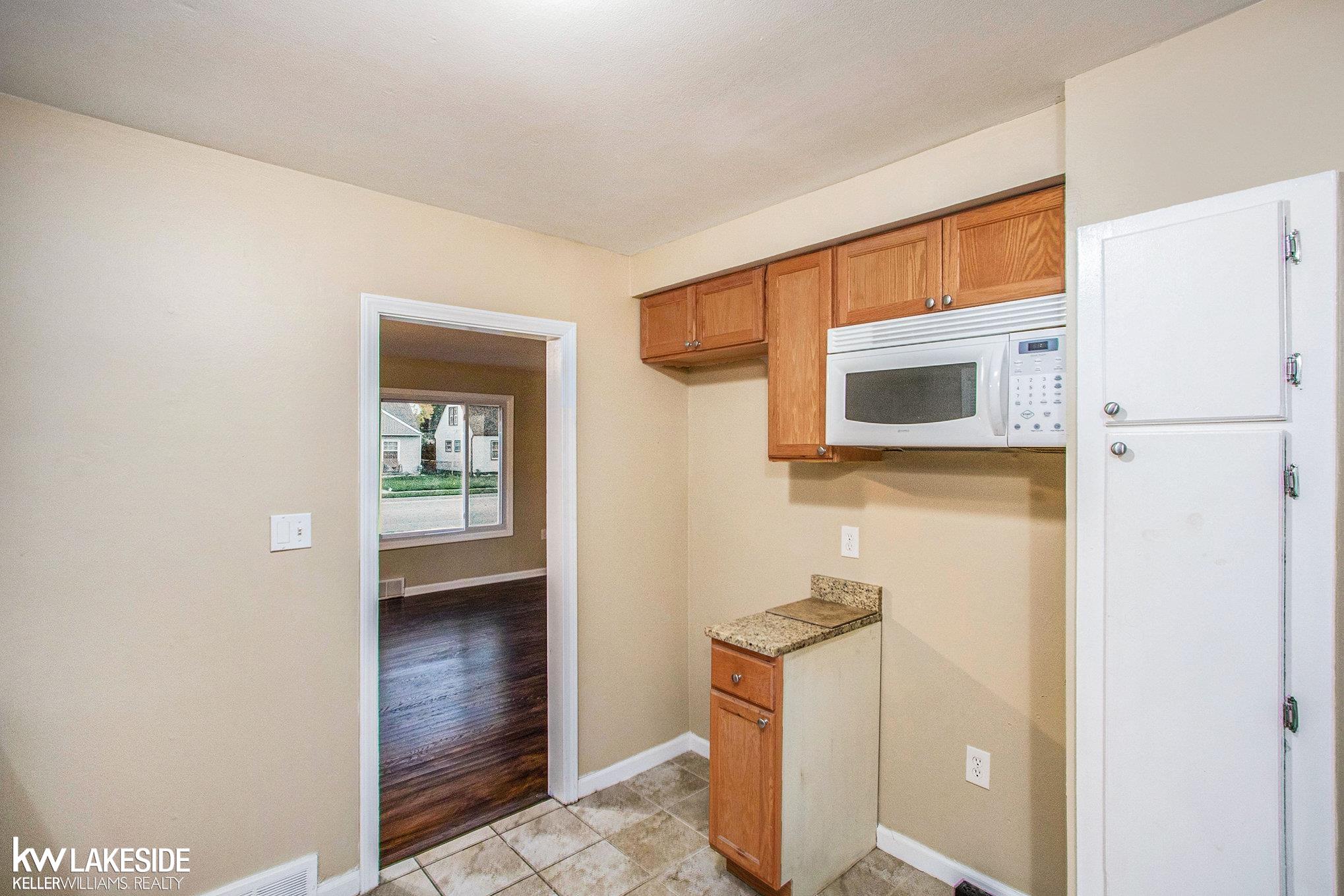 15231 Frazho Road Roseville, MI 48066 - Photo 8 of 16 50126061-7.JPG