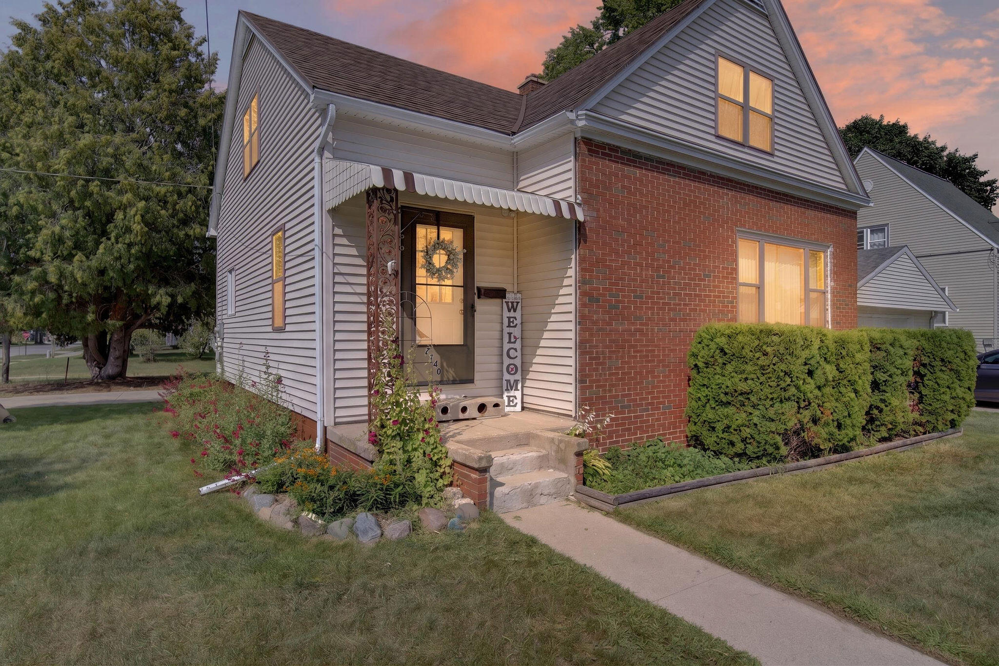 2740 10th Street Two Rivers, WI 54241 - Photo 25 of 30 Twilight